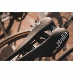 Selle Selle Italia SLR Boost Pro Team Kit Carbonio Superflow -Selles et tiges Soldes Selle Italia SLR Boost Kit Superflow Pro Team Saddle 03
