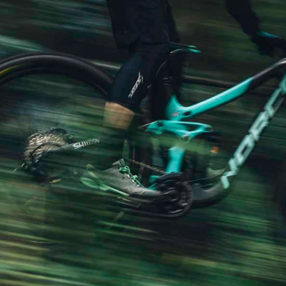 Pédales VTT Shimano Saint M828 (plates) 5 Pédales VTT Shimano Saint M828 (plates) – Image 3