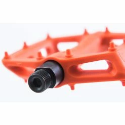 Pédales Plates DMR V6 (plastique) 26 Pédales Plates DMR V6 (plastique) -Selles et tiges Soldes dmr v6 pedal orange angle
